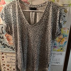 Bobeau leopard print top size medium
